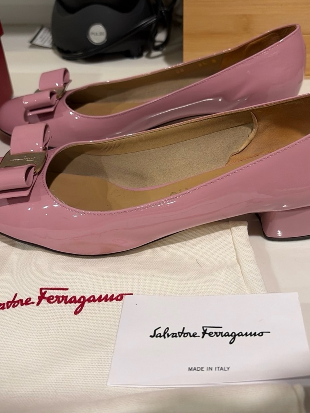 Salvatore Ferragamo Pink Patent Vara Bow Flats - Picture 3 of 6